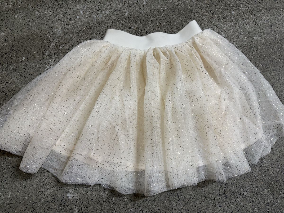 Zara Lotti & Set di vestiti: Kinderkleider Set: Zara Bluse/Rock, Gr. 110 – Usato da Bönigen venduto da alineblu 6