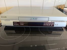 VHS Videorekorder Panasonic NV-FJ630 silber gebraucht