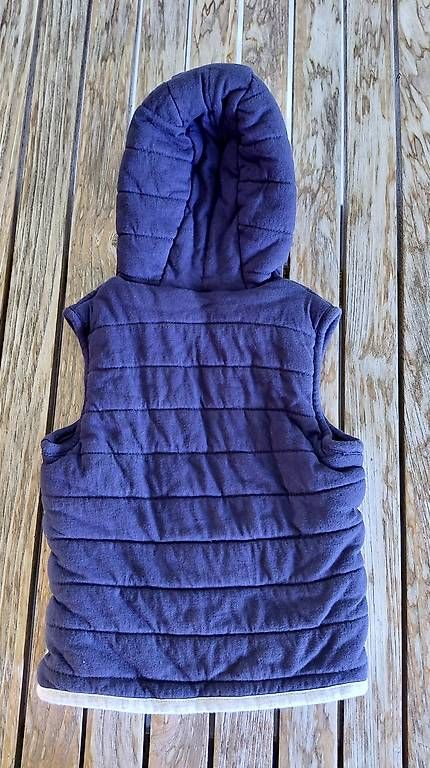 Altro abbigliamento per bambino: Steppweste mit Kaputze Grösse 86 – Usato da Merenschwand venduto da gionatav 2