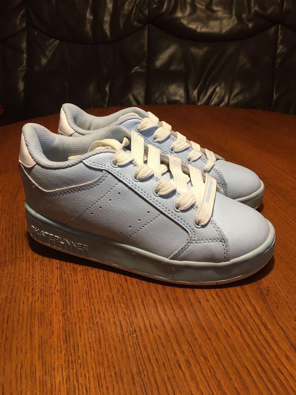 Schuhe für Jungen: Chaussures skaterunner – Neu (gemäss Beschreibung) aus Montsevelier von Batson 1