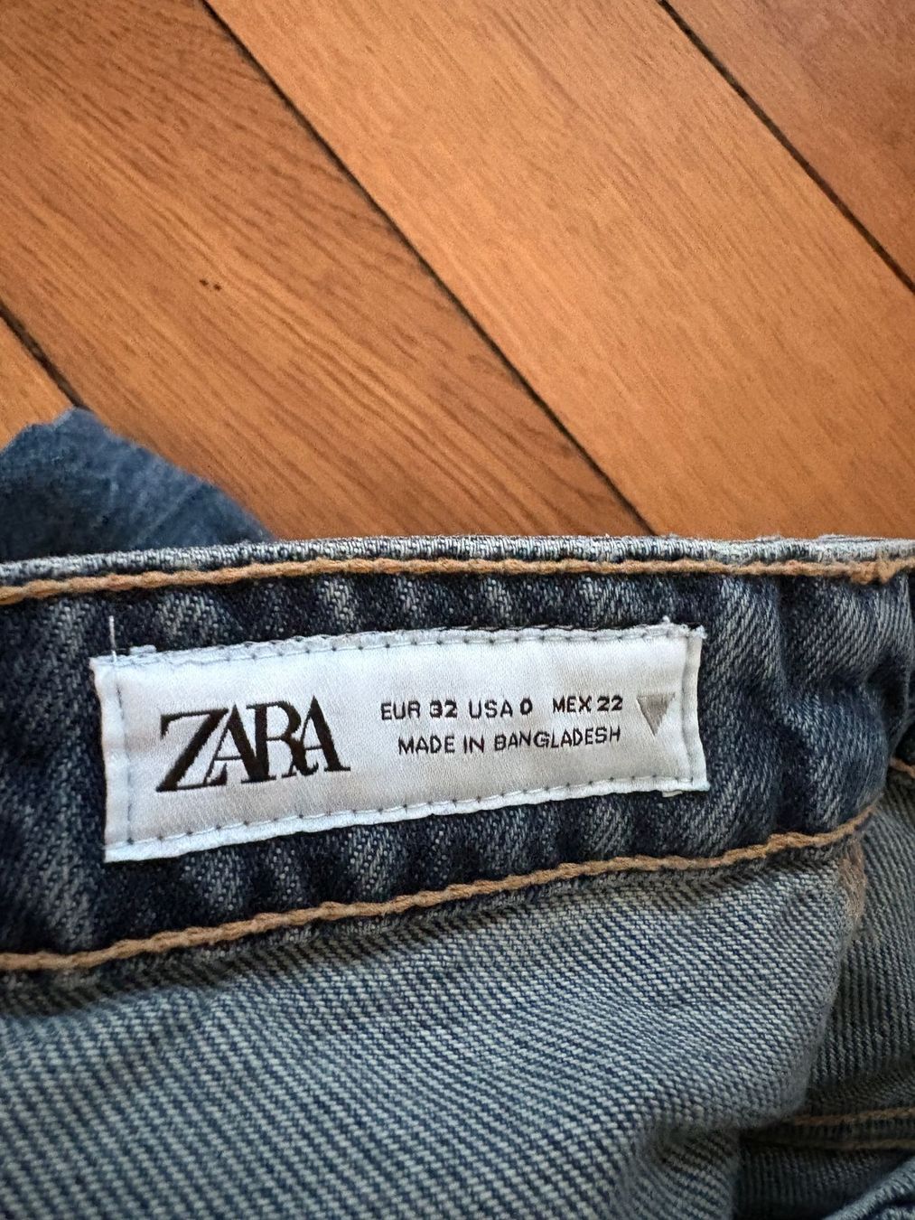 Zara Jeans: ZARA Barrel Jeans Gr. 32 – Gebraucht aus Zürich von triangular 2