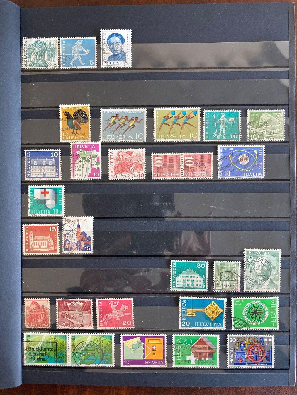 Alle Briefmarken: Briefmarkenalbum mit alten Schweizer Briefmarken – Gebraucht aus Bachenbülach von poschte22