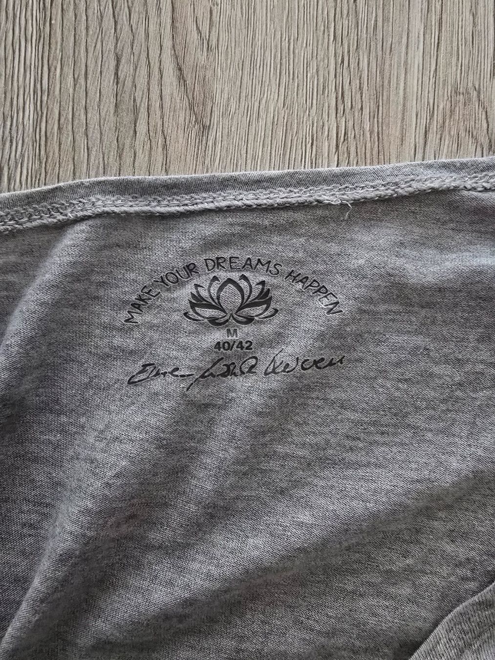 T-Shirts: Yoga Langarmshirt Gr. M/40/42 Grau – Gebraucht aus Zürich von Sustainability 2