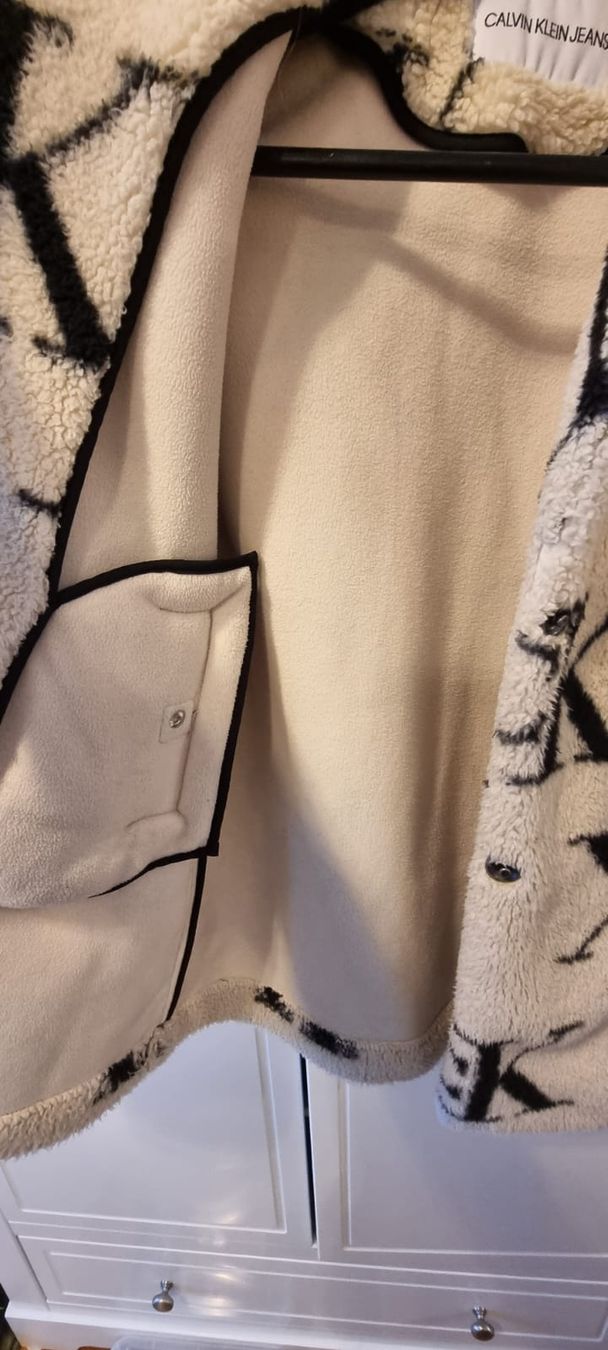 Calvin Klein Jacken & Mäntel: Calvin Klein Jeans Jacke - Grösse 5-7 Jährige – Gebraucht aus Frauenfeld von Bounty40 2