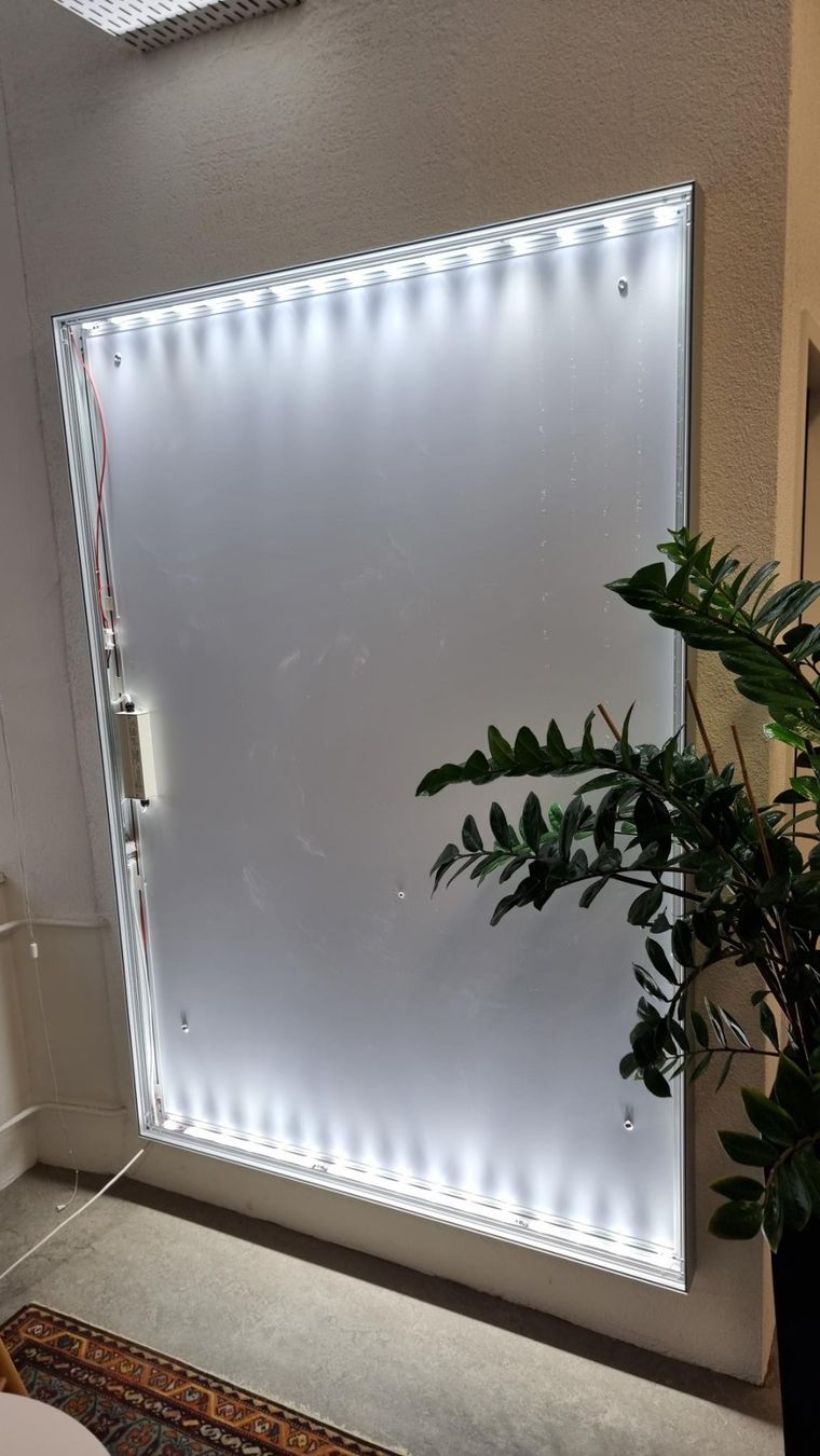 Tutte le decorazioni: LED Light Box, Spanntuchrahmen, Leuchtkasten – Usato da Adliswil venduto da Window09