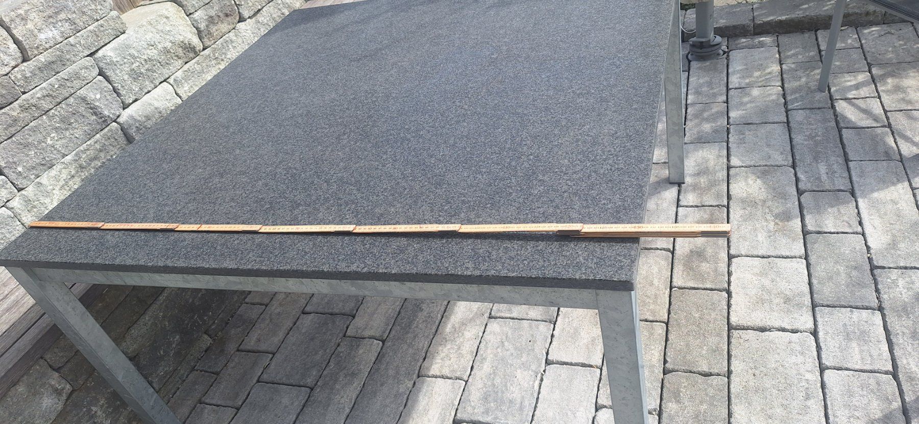 Tische: Gartentisch mit Granitplatte – Gebraucht aus Neuenkirch von  6