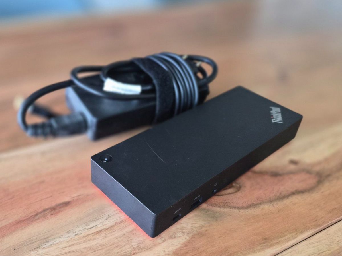 Lenovo Docking station: ThinkPad Dockingstation mit Netzteil – Usato da LUZERN venduto da 6O15 1
