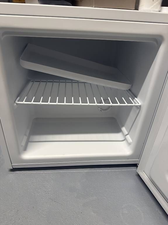 Gefrierschrank: Petit congélateur  – Gebraucht aus Vouvry von gra_vtp7 1