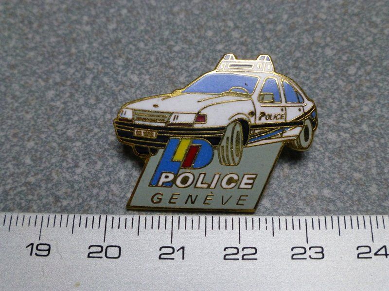 Plaketten & Abzeichen: PIN PINS POLIZEI POLICE ABZEICHEN – Gebraucht aus Gränichen von Jumbo77