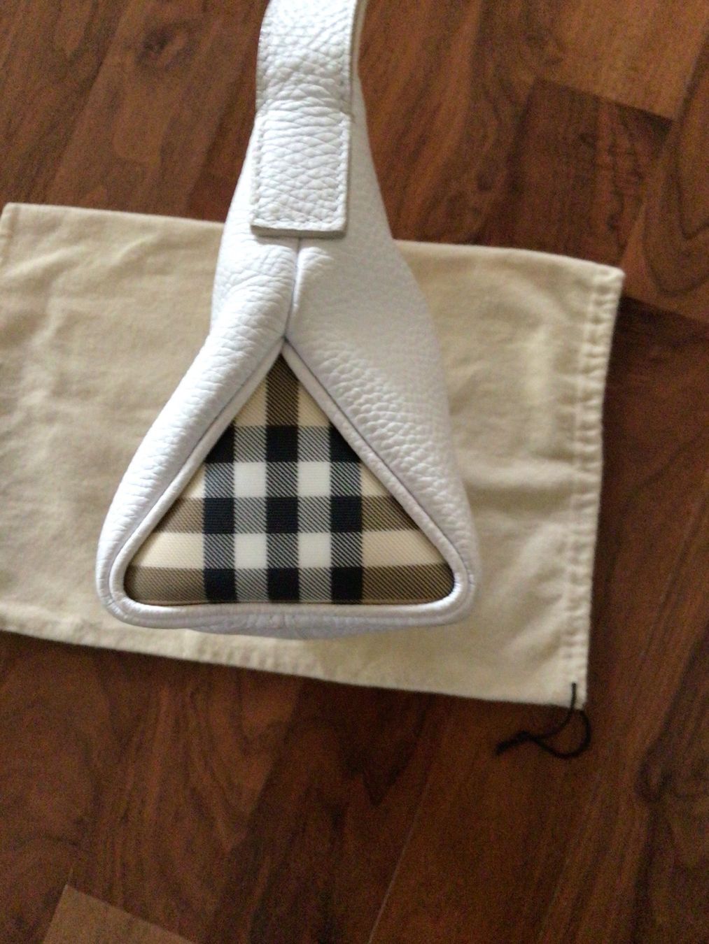 Burberry Taschen für Damen: Burberry Tasche – Gebraucht aus Zürich von ElarmariodeRuth 2