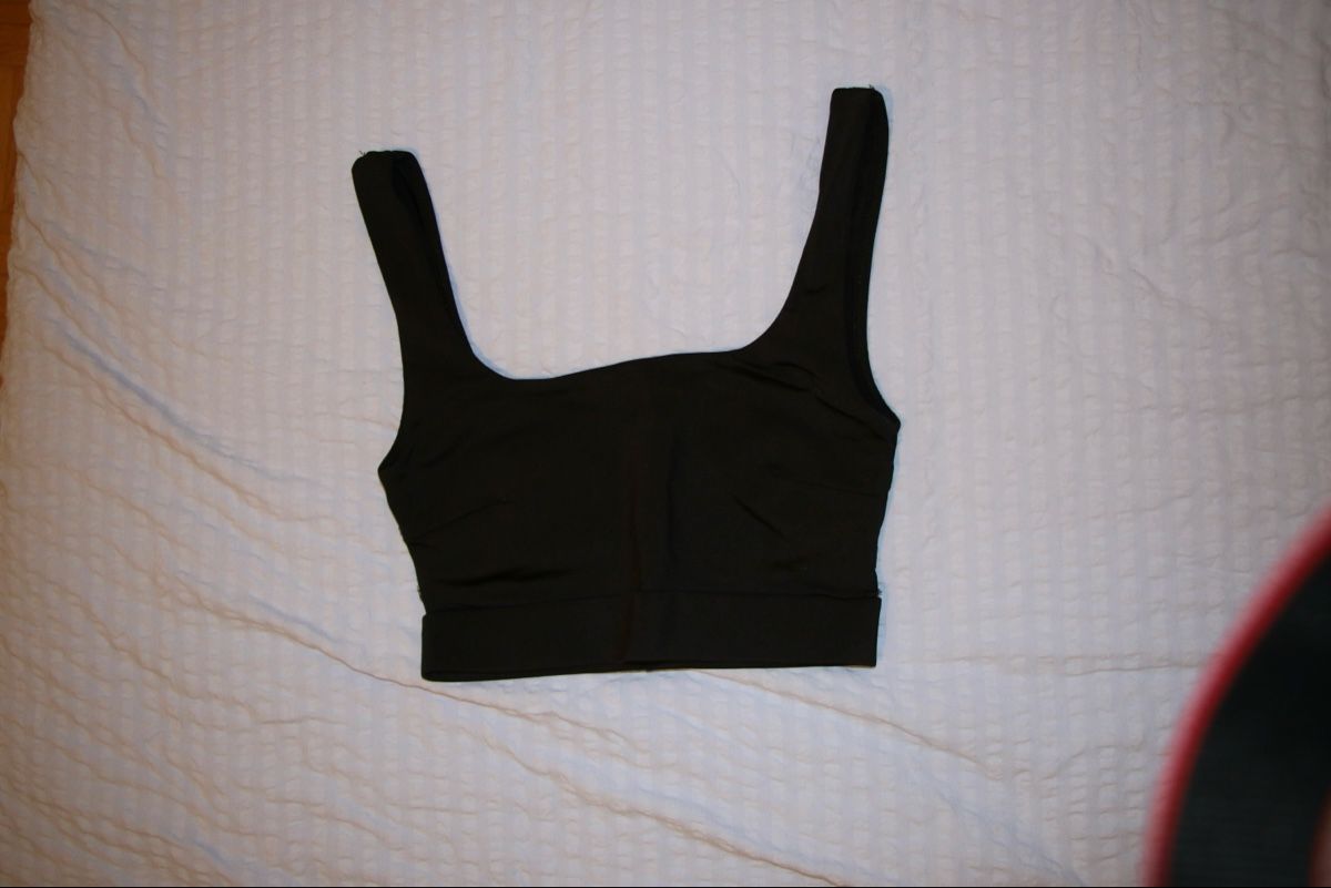 Tops: Crop Top von Gina Tricot – Neu (gemäss Beschreibung) aus Zürich von nnsn 3