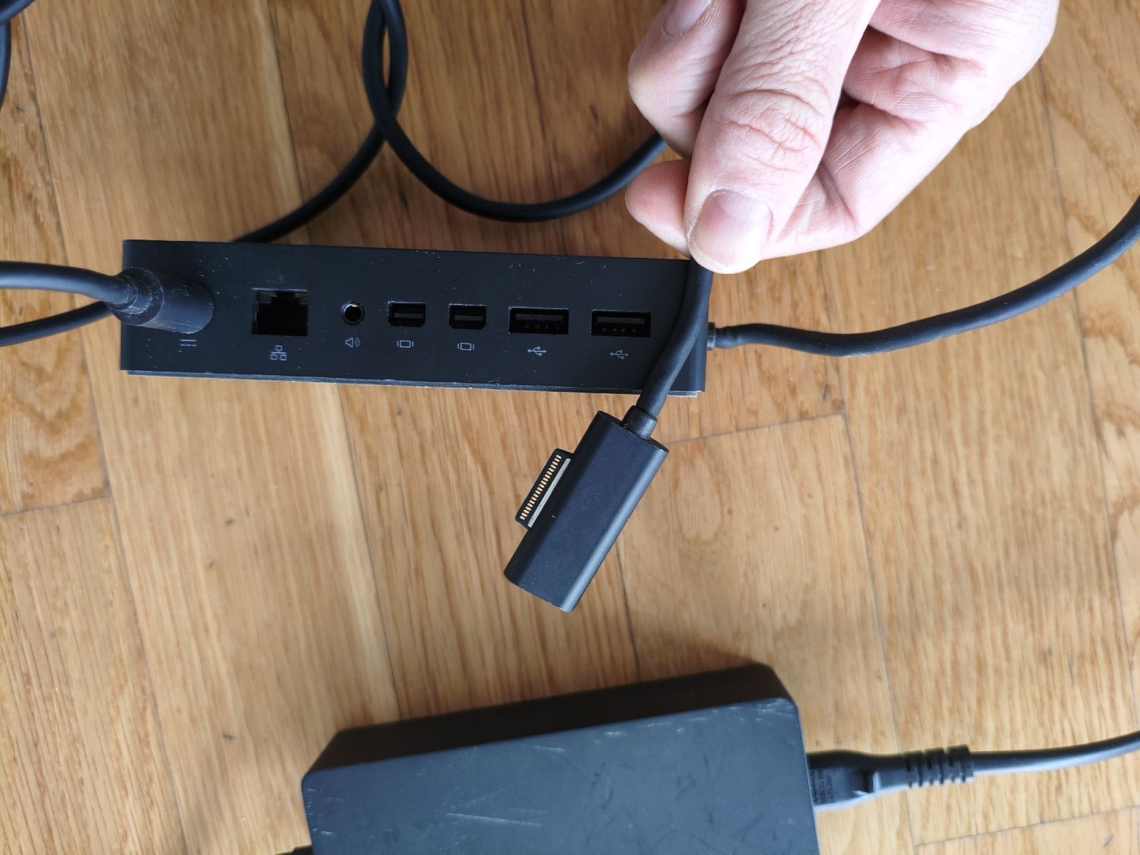 Microsoft Docking station: Microsoft Surface Dock 1661 inkl. original Netzteil 1749 / 9 – Usato da Altstätten SG venduto da Elio