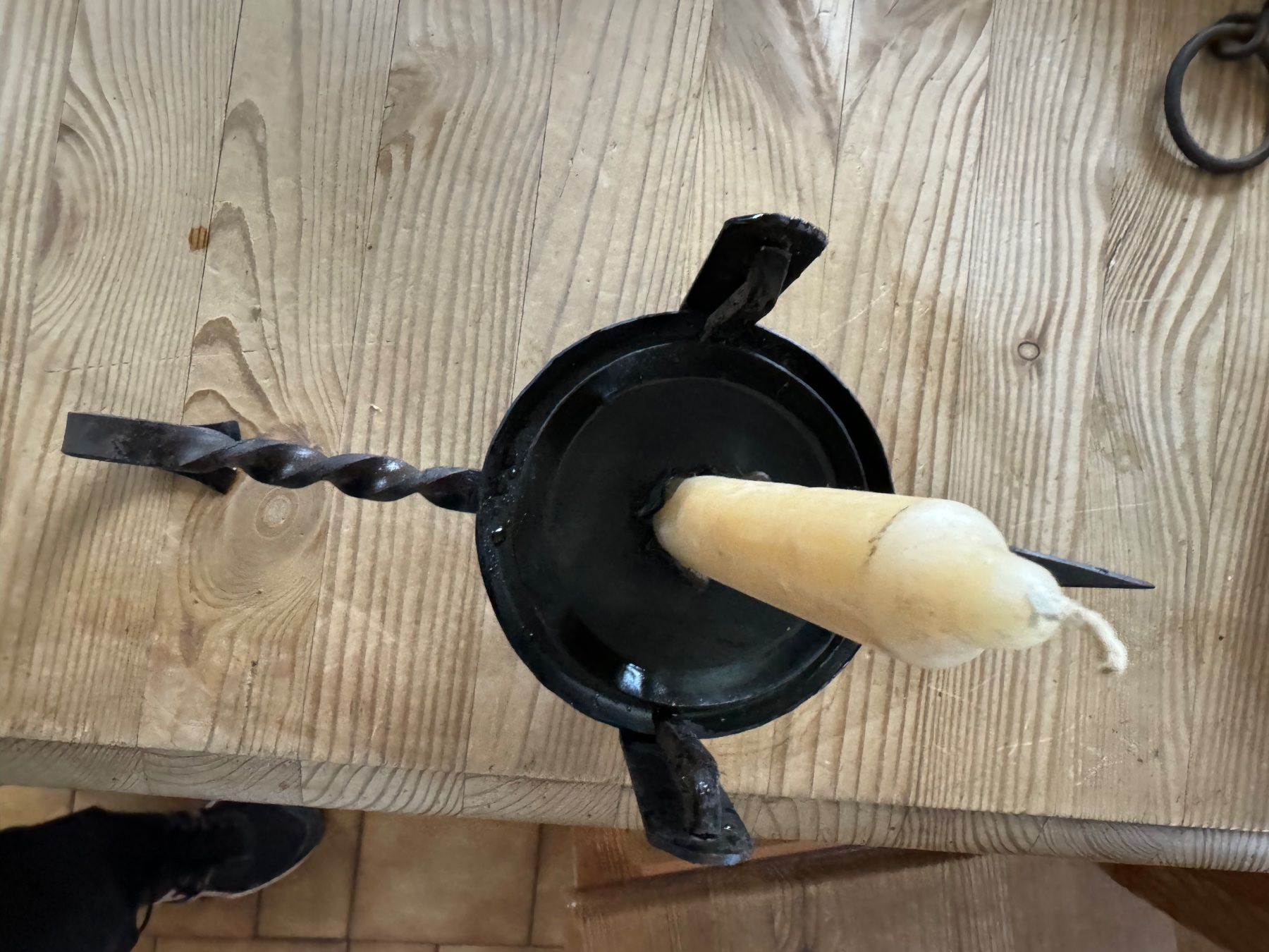 Portacandele: Chandelier rustique en fer forgé, pièce unique! – Usato da Veyrier venduto da kimedovapa