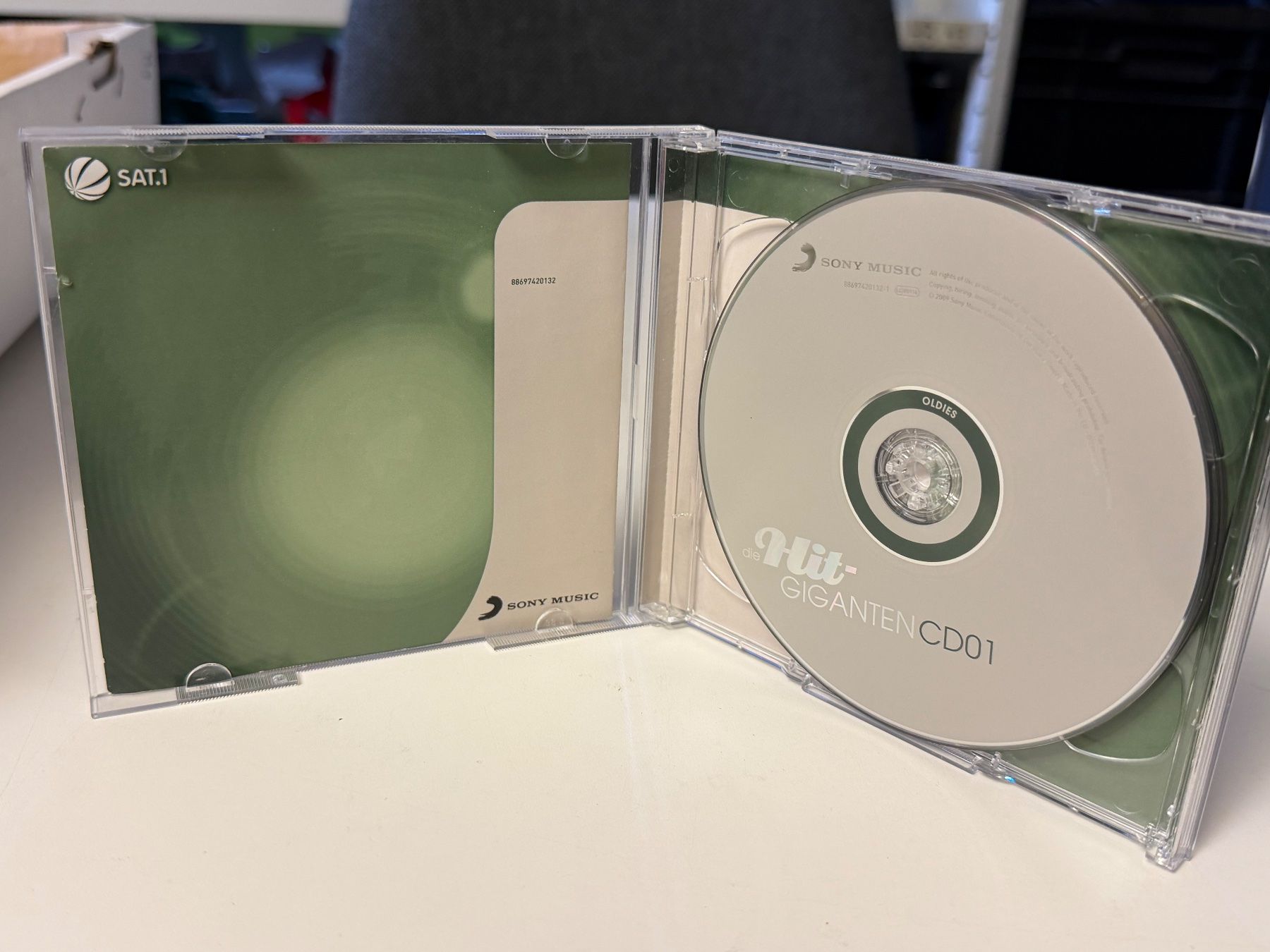 CDs: Die Hit-Giganten Oldies - HB22A – D'occasion à Küsnacht ZH par Jazztilldawn 2