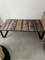 Schicker Couchtisch in Holzoptik