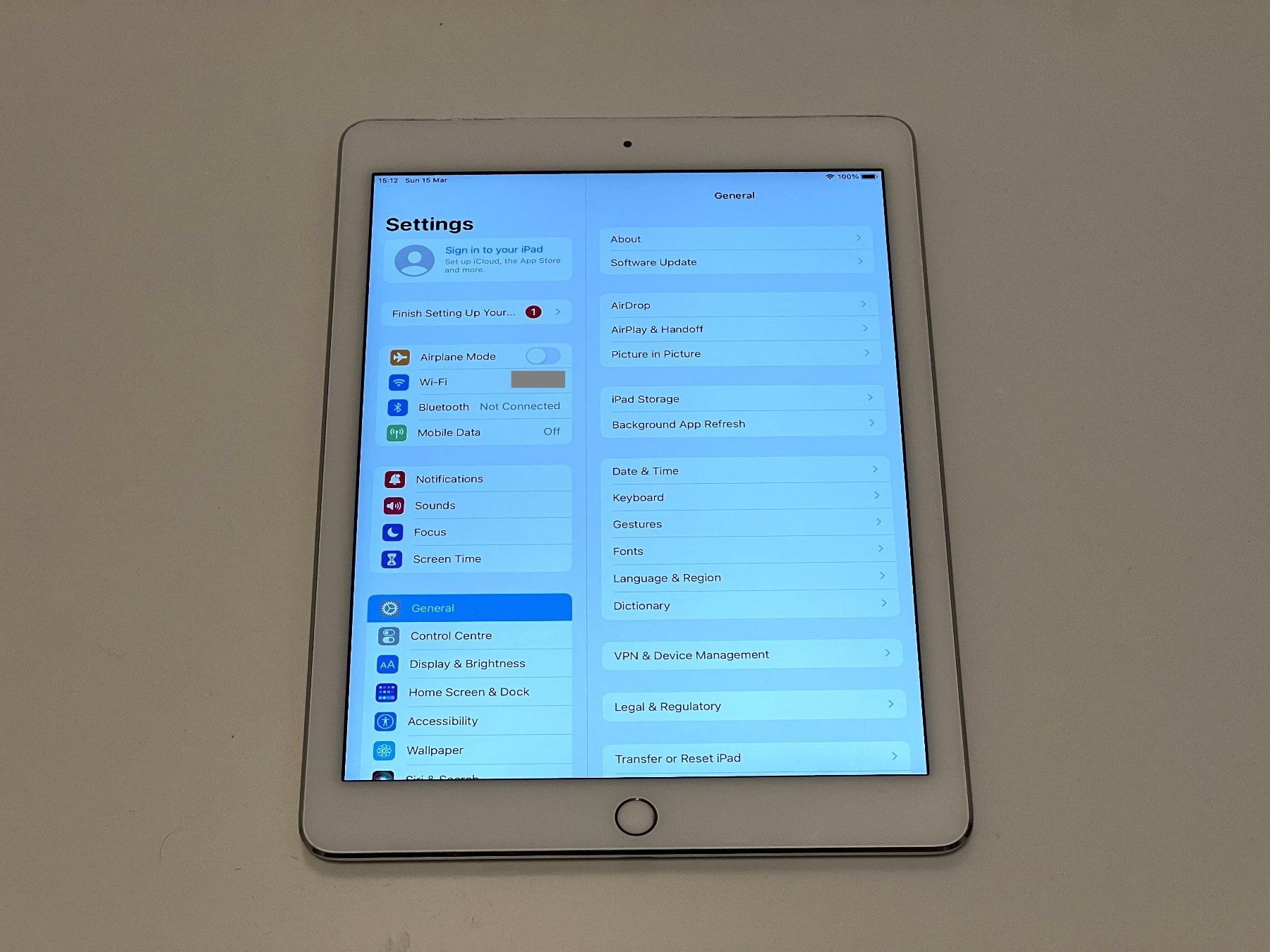 Apple Tablet PC: iPad Air 2 Wi-Fi + Cellular 64gb – Usato da Delemont venduto da Nova-Goods 1