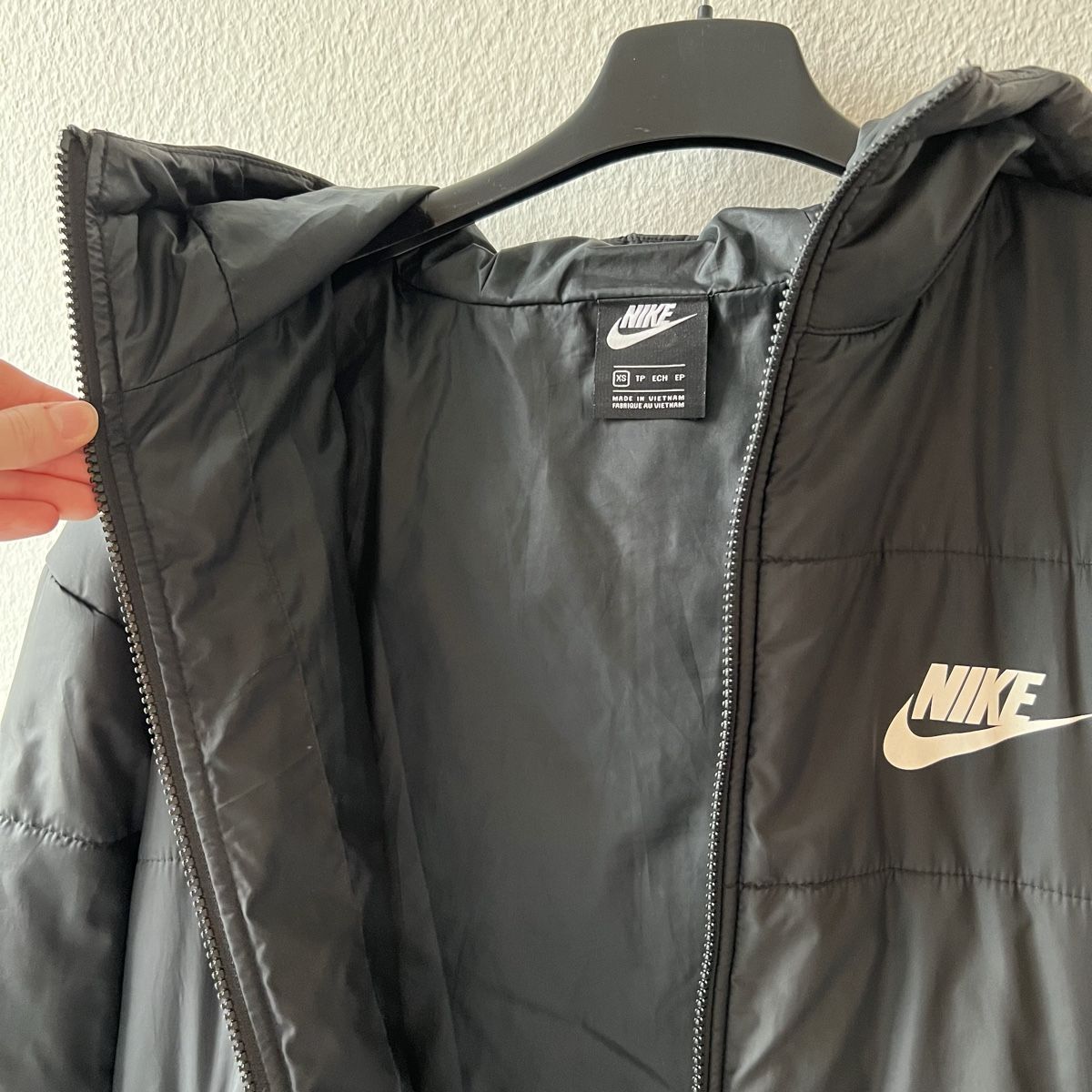 Cappotti: Nike Wintermantel – Usato da Arlesheim venduto da Charlotte.grm 2