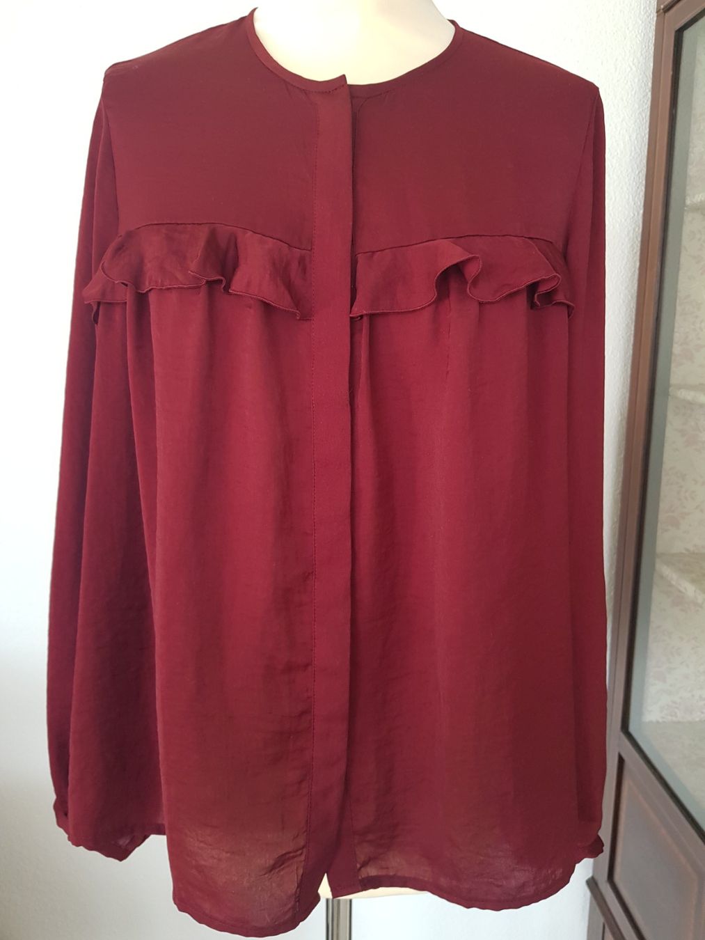 Mango Camicette: NEUWERTIGE BLUSE VON MANGO – Usato da Root venduto da LifestyleAccessoires