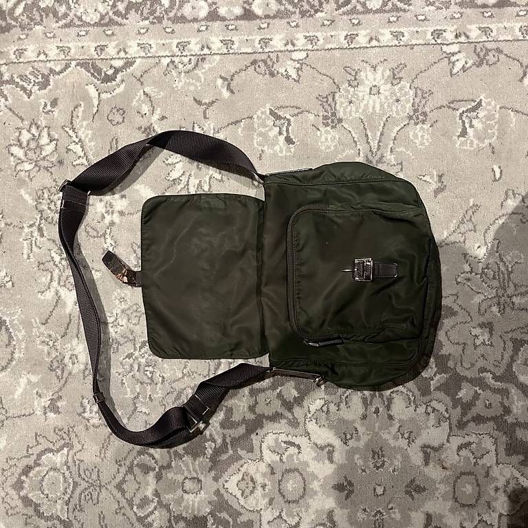 Sacs femmes: Prada Tasche – D'occasion à Hettiswil par mat_8jyn 2