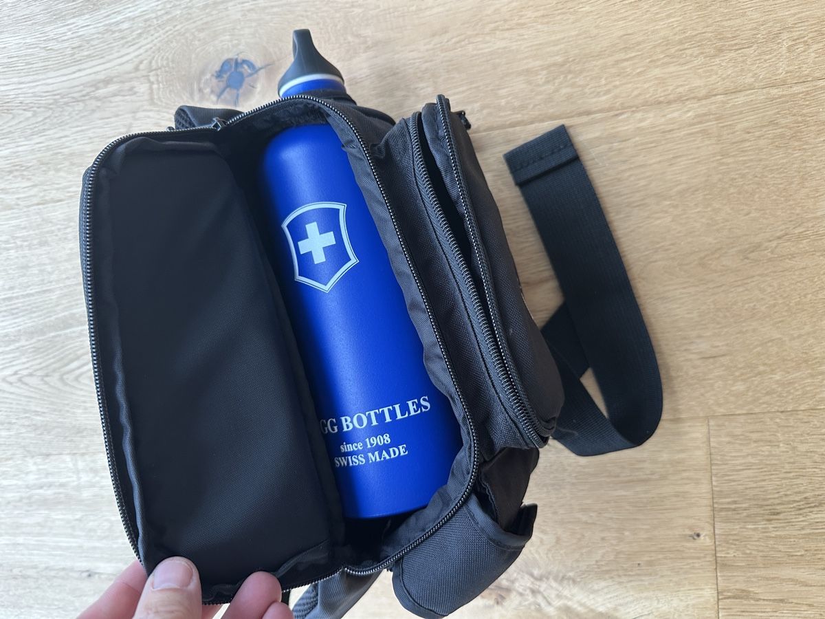 Sigg Borracce & Thermos: Neue Trinkflasche SIGG, 1 L + Bauchtasche – Nuovo (secondo la descrizione) da Stansstad venduto da Dalmatinerhjf 3