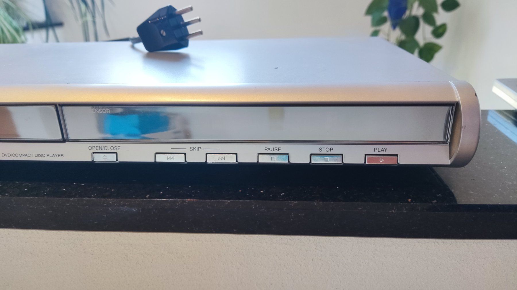 Tous les DVDs: STANDARD DVD-Player - Zuverlässige Unterhaltung – D'occasion à Schongau par Retro_Shop 2