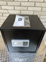 Hotel Tresor neu in Verpackung 