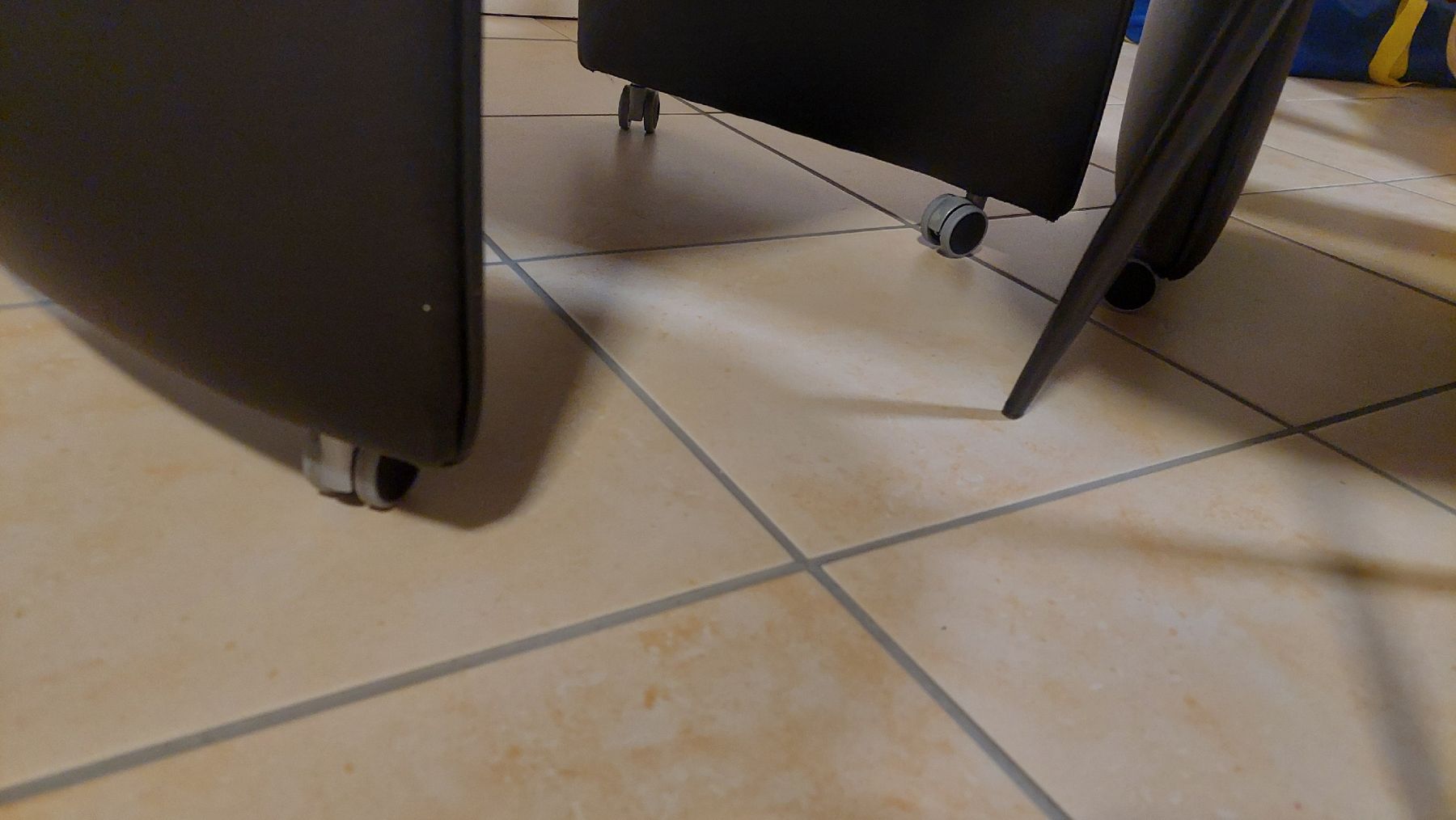 Poltrone: Sessel mit Tisch in schwarz – Usato da Volketswil venduto da Anni88 2