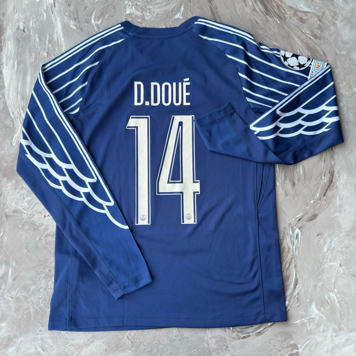 Canottiere & Pantaloni: Maillot Supporter Paris Saint-Germain, D. DOUÉ – Usato da Thônex venduto da Suisse.Shopping 2