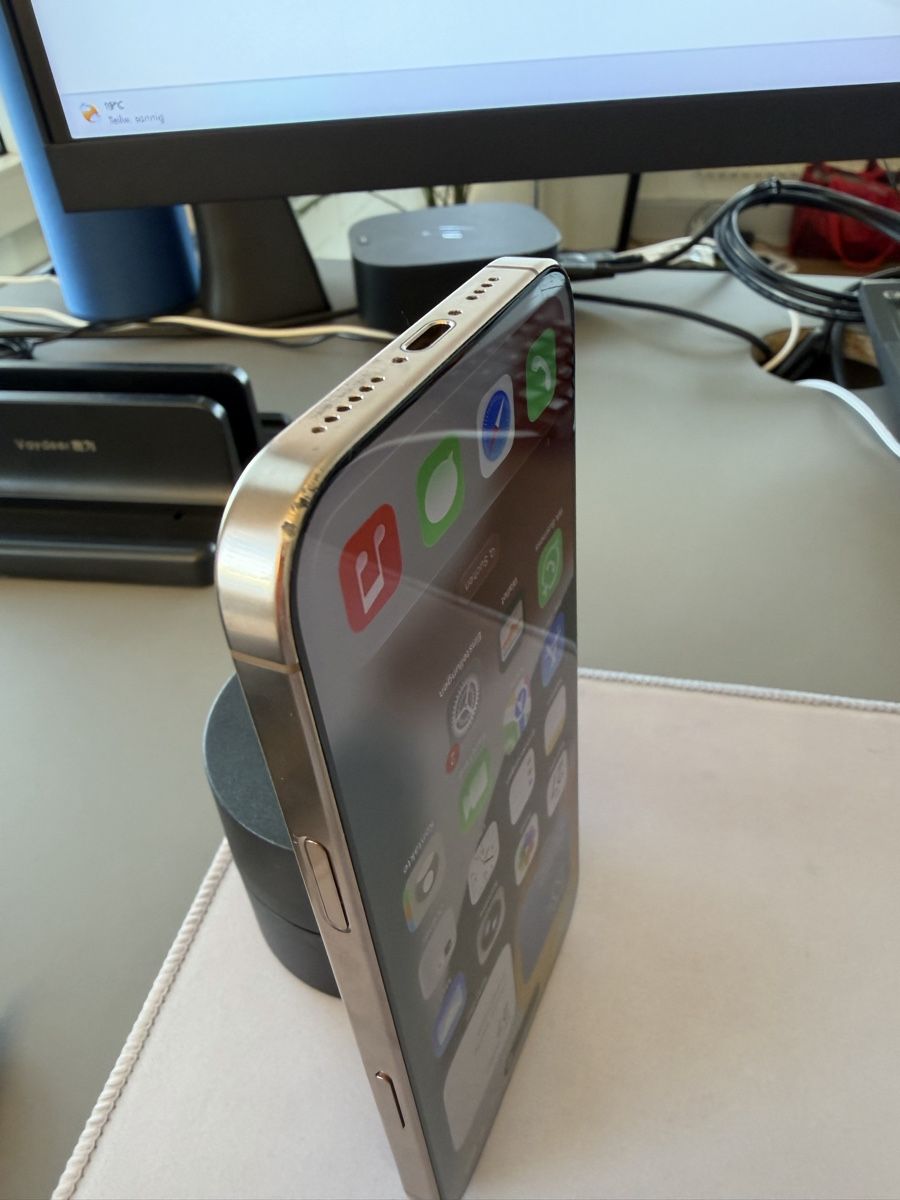 Apple Telefoni cellulari / Smartphones: iPhone 16 pro max 256GB – Usato da Wohlen AG venduto da tiperio 3