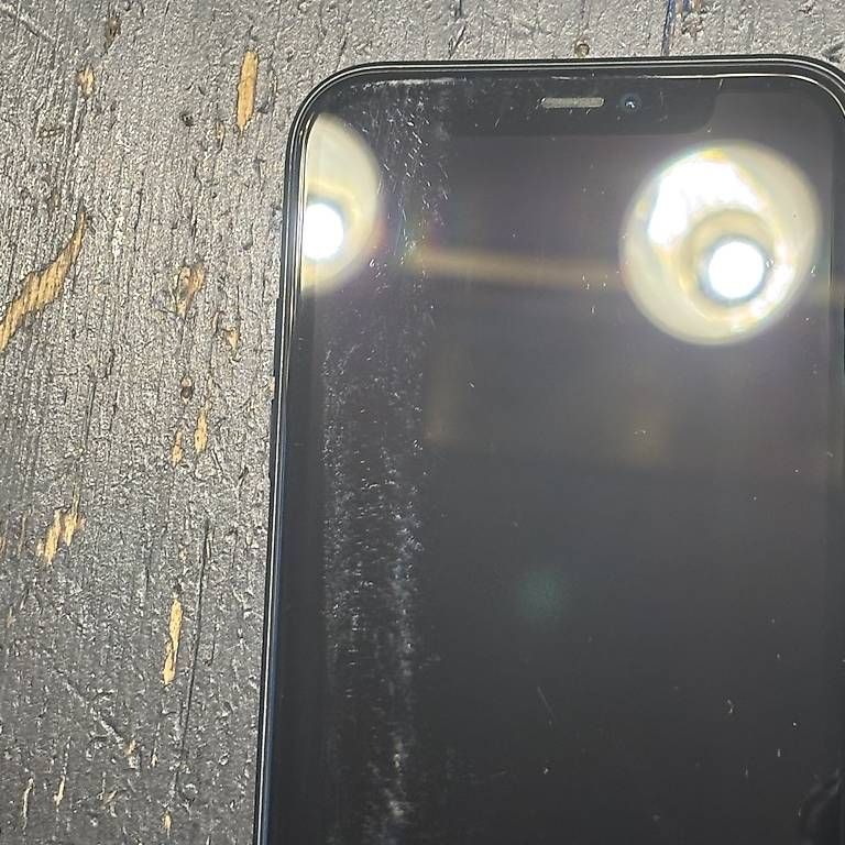 Apple Telefoni cellulari / Smartphones: iPhone 11, 64GB, Black – Usato da Wallisellen venduto da daniela3879 4