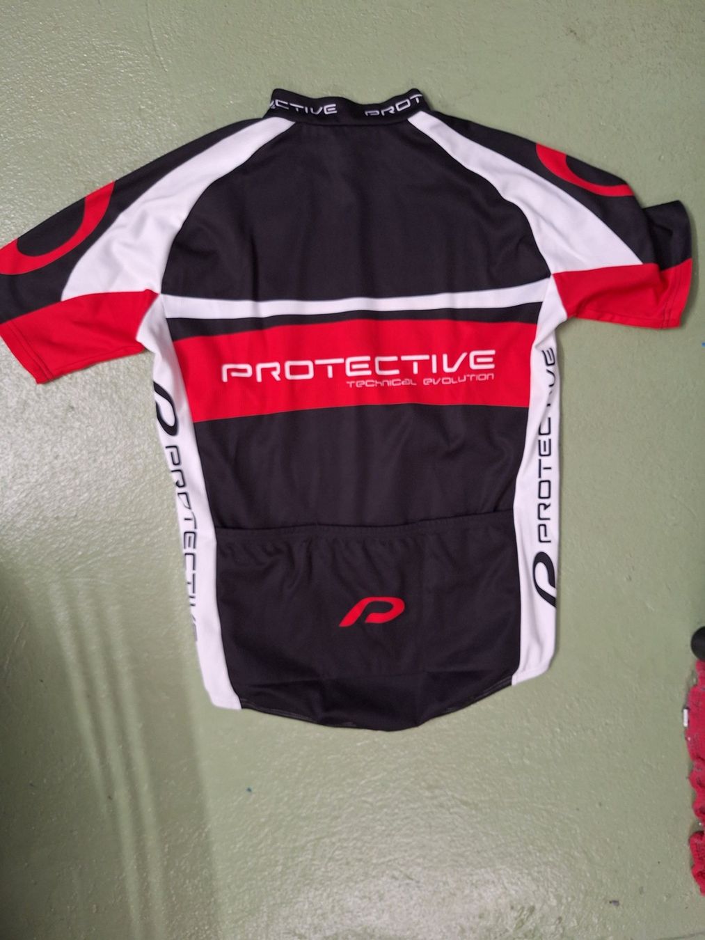 Canottiere & Pantaloni: Velotrikot – Usato da Niederglatt ZH venduto da Bobsli 2