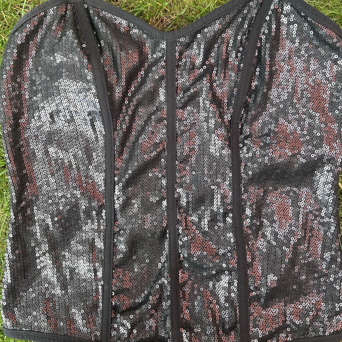 H&M Top: H&M Y2K shiny corset – Usato da brent venduto da fukusapes 1