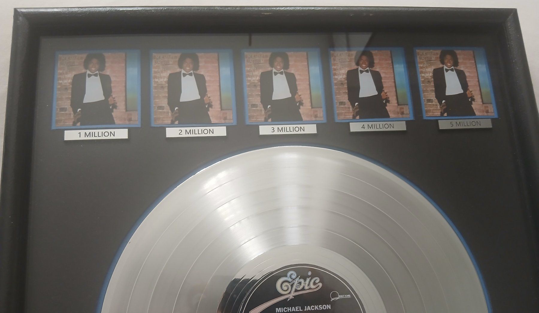 Dischi in vinile: Michael Jackson "Off The Wall" RIAA award 5 platinum – Usato da Dietikon venduto da mih_xsk8 2