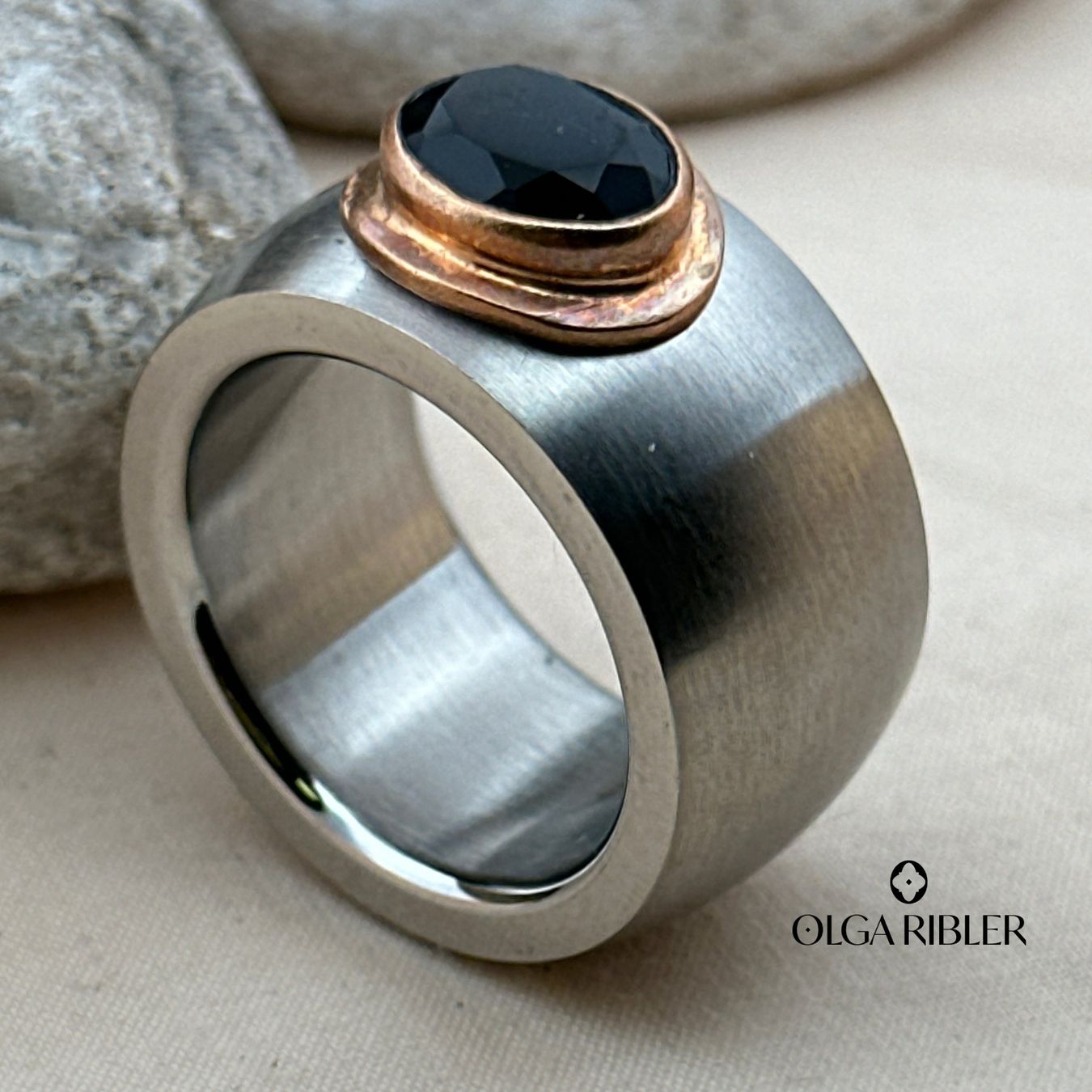 Olga Ribler Bagues: Edelstahl Statement  Ring mit Onyx Grösse 60 – Neuf (Voir description) à Luzern par Schmuckoutlet 4