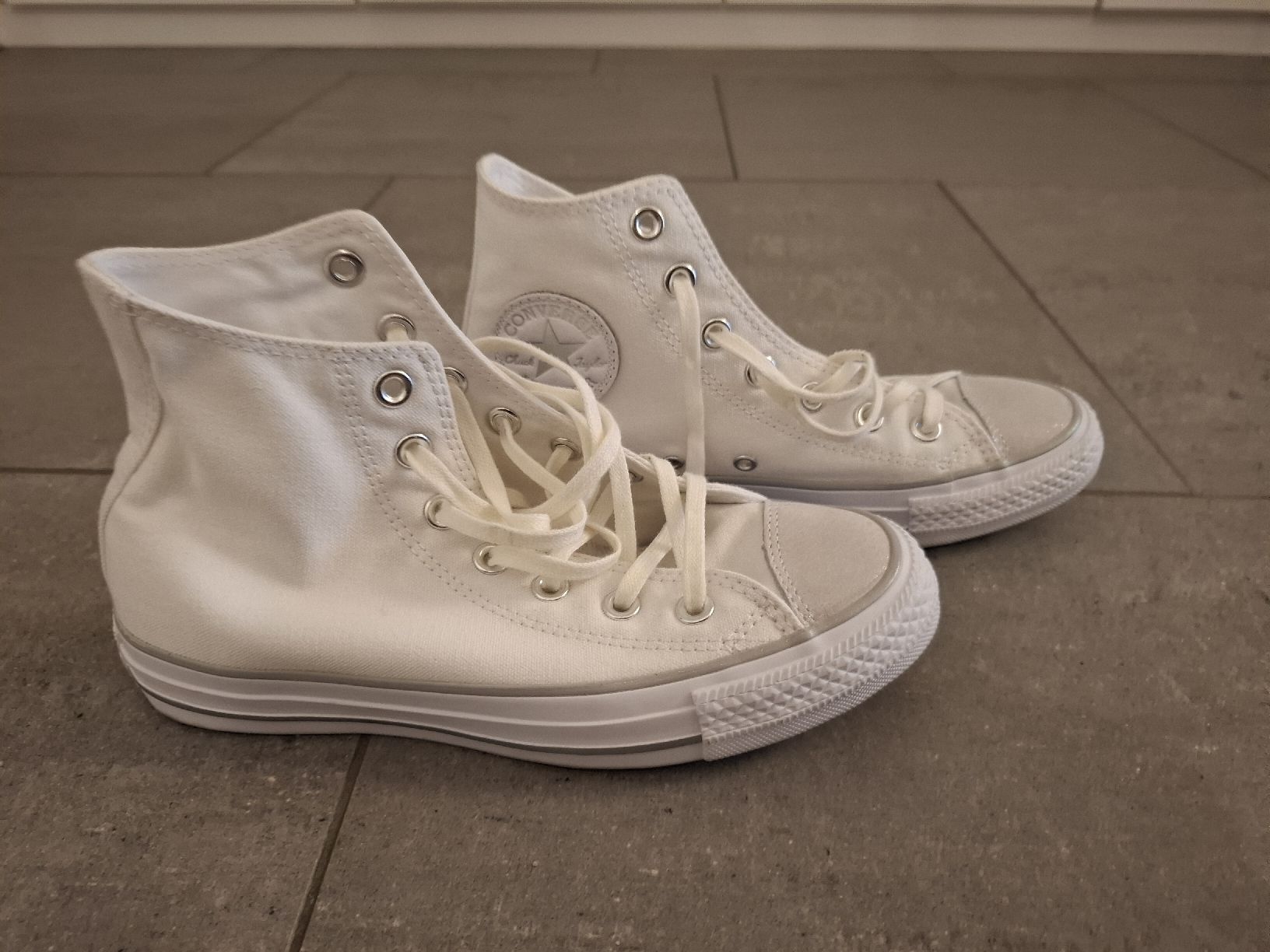 Converse Scarpe da uomo: Converse All Star Chuck weiss/silber – Usato da Binningen venduto da npr_6f96 4