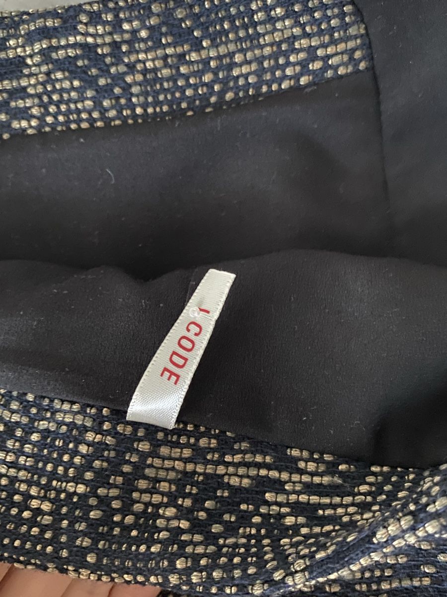 Gonne: Elegant I CODE skirt, size 36, gold details – Nuovo (secondo la descrizione) da Vesenaz venduto da nat_mq8l 2