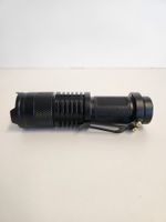 UV- Taschenlampe mit Zoom und Stroboskop Modus