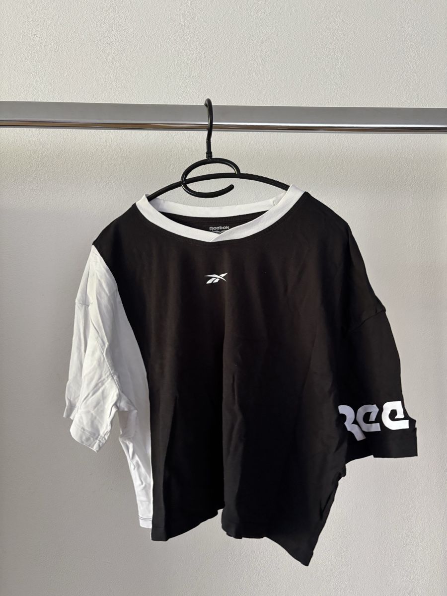 Reebok T-shirts: Reebok Oversize Shirt – D'occasion à Kaltbrunn par celiabernet