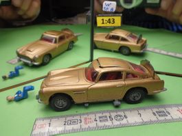 Aston-Martin 007 1/43 (ohne Box) Corgi GB  > (W10.8)