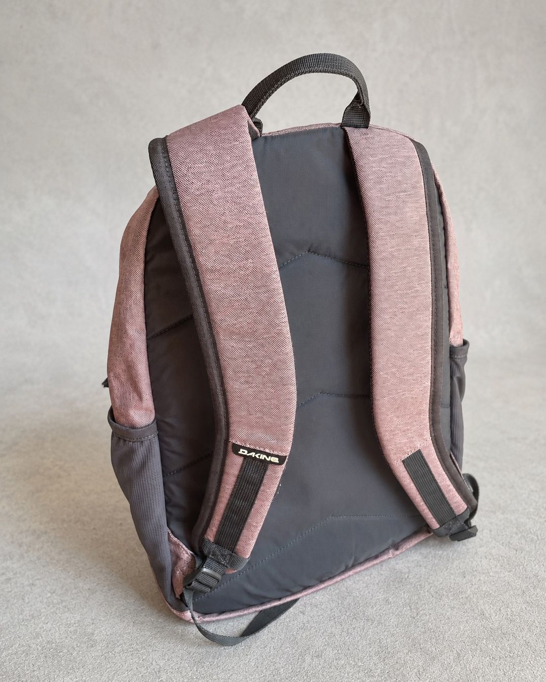 Dakine Borse & Zaini: Sac à dos Dakine Essentials Pack 26L rose  comme neuf – Nuovo (secondo la descrizione) da Jussy venduto da Retrove 3