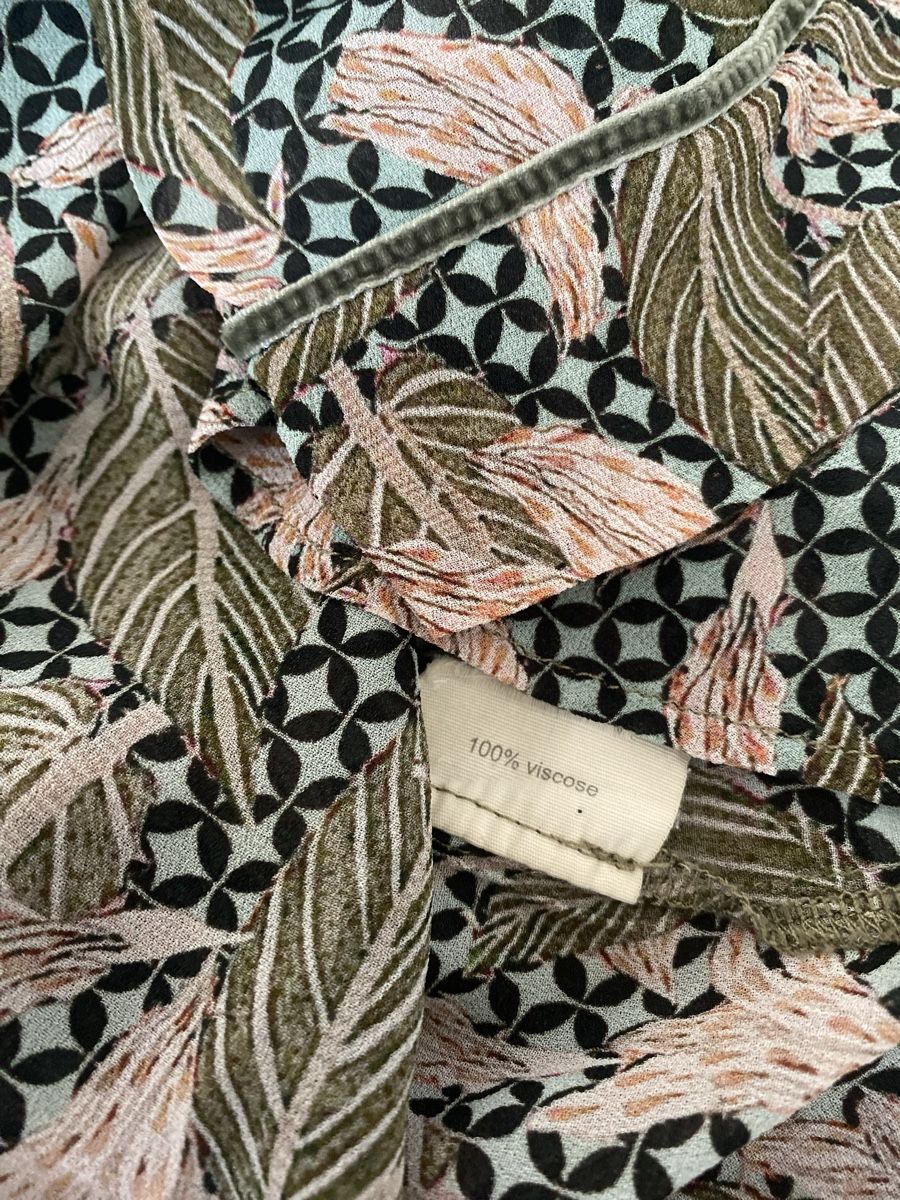 Nile Blusen: Wunderschöne NILE Bluse mit Allover-Print- Gr.M 100% Viskose – Gebraucht aus Jona von Flamingoo 2