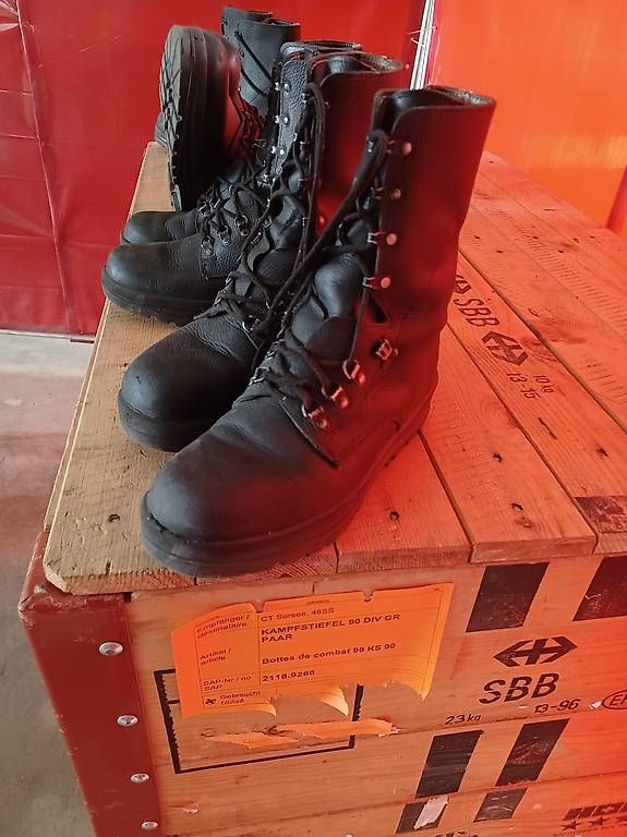 Schweizer Armee Herrenschuhe: Militär Kampfstiefel Leder – Gebraucht aus kägiswil von Waltiming1968 1