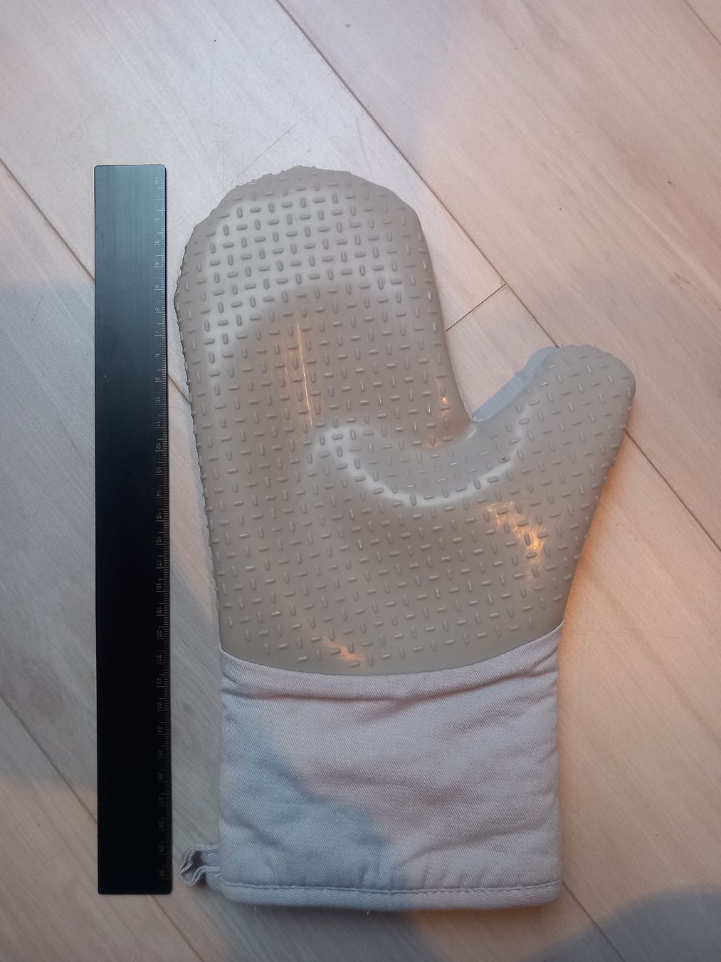 Guanti & manicotti: Küchenhandschuh – Usato da Dietwil venduto da talulla
