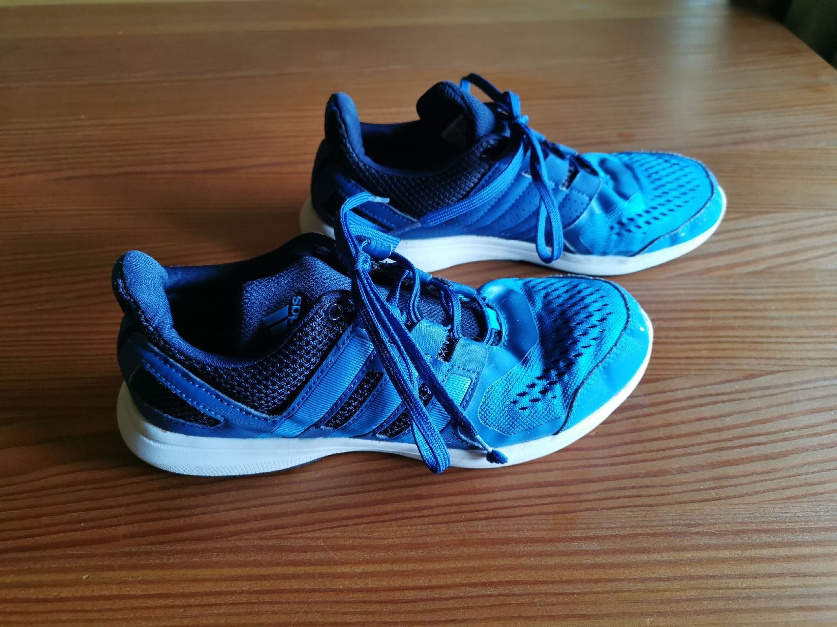 Adidas Scarpe per ragazzi: Adidas Turnschuhe, Grösse 36 – Usato da Grünenmatt venduto da ras_7ksp 1
