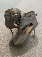 Élégantes chaussures à talons cuir 40 Zara