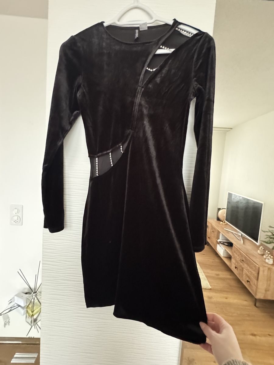 H&M Vestiti: Schwarzes Samt Kleid neu – Nuovo e nell'imballaggio originale da Lachen SZ venduto da nathiisch