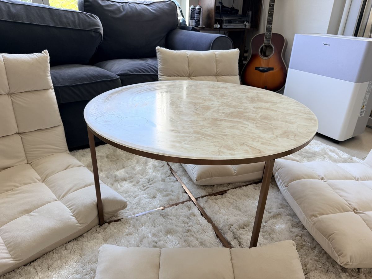 Tavoli: Westwing Round Coffee Table Marble Look Metal Legs – Nuovo (secondo la descrizione) da Zürich venduto da Kai_yt2y 1
