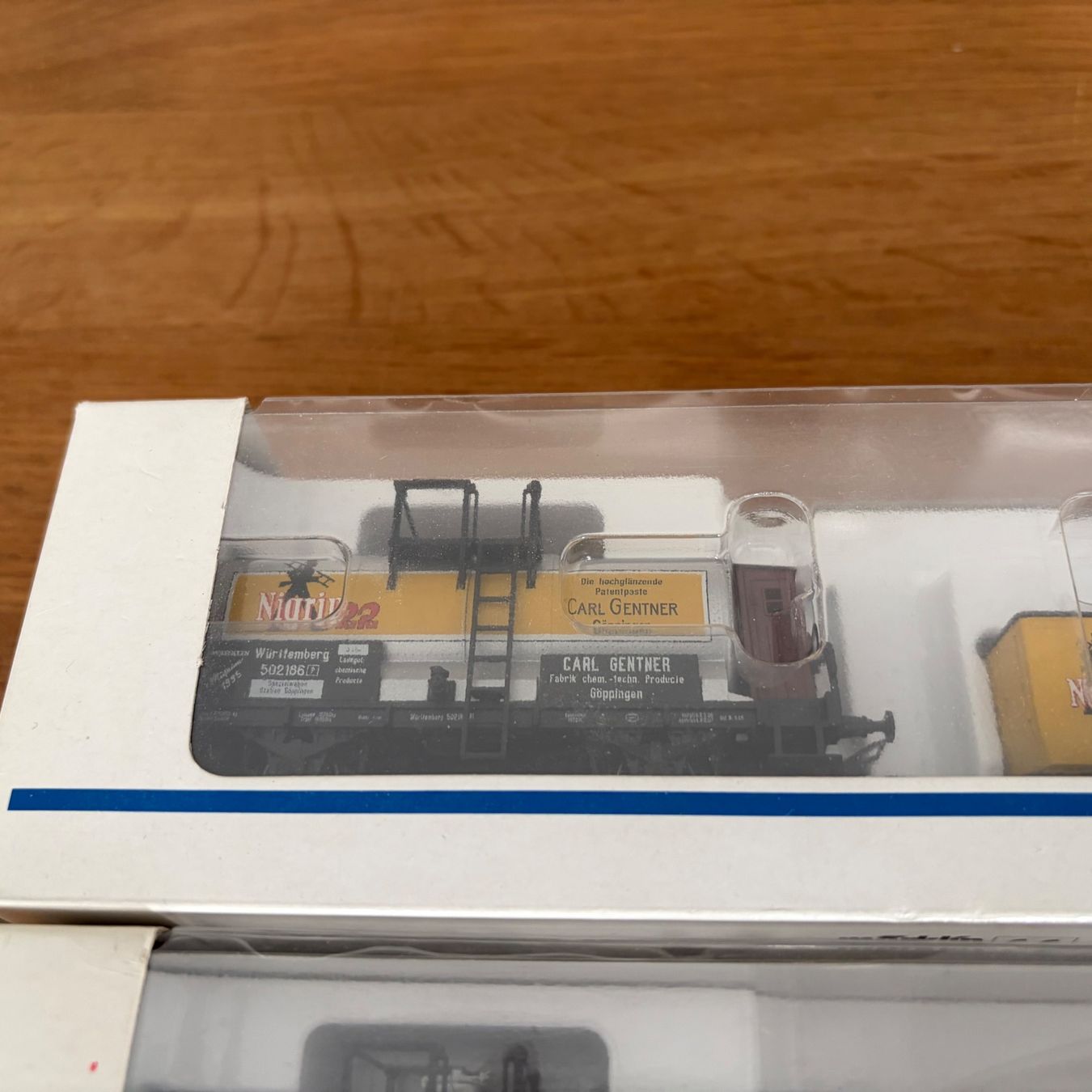 Märklin Modellini di ferrovie: Märklin - diverse Wagons und ein Trafo – Usato da Thun venduto da SS147 5