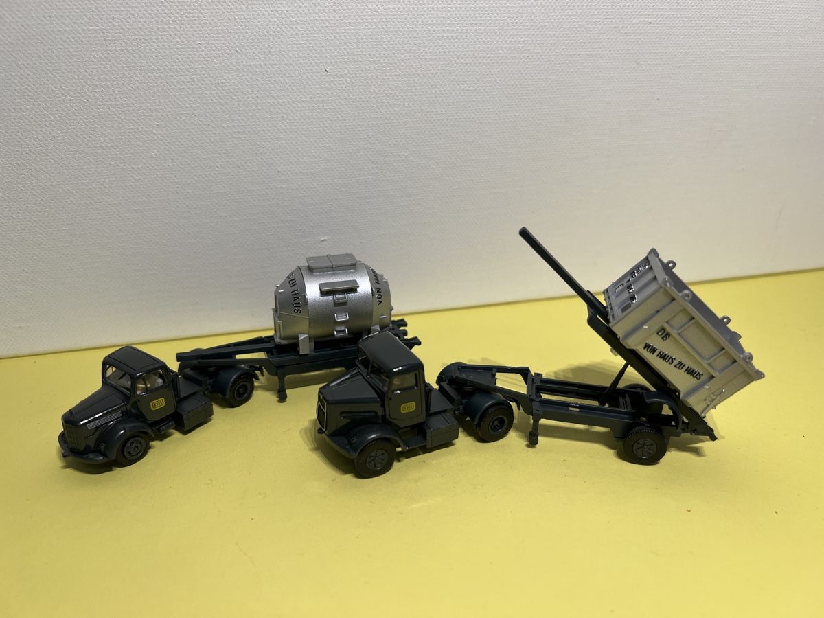 Albedo Modellini d'auto: 3 x Albedo Oldtimer LKW in 1/87 – Nuovo e nell'imballaggio originale da Weinfelden venduto da Kammerflimmern 1