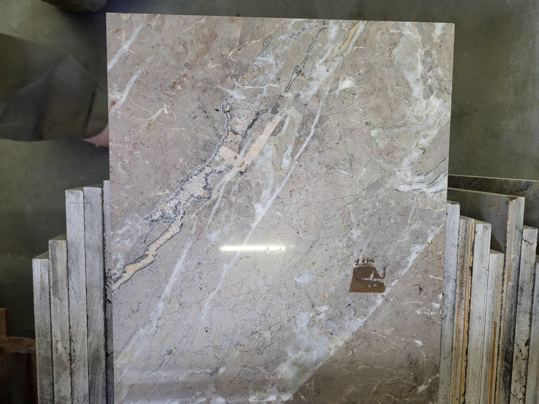 Rivestimenti per pavimenti: Noisette Fleury poliert 30x71 cm – Nuovo (secondo la descrizione) da Diessenhofen venduto da Osio 2